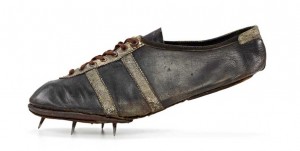 Jesse-Owens-adidas-1936-sprint