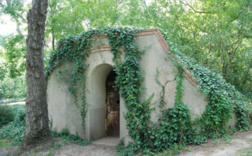VISITA EL BUNKER DEL PARQUE DE EL CAPRICHO